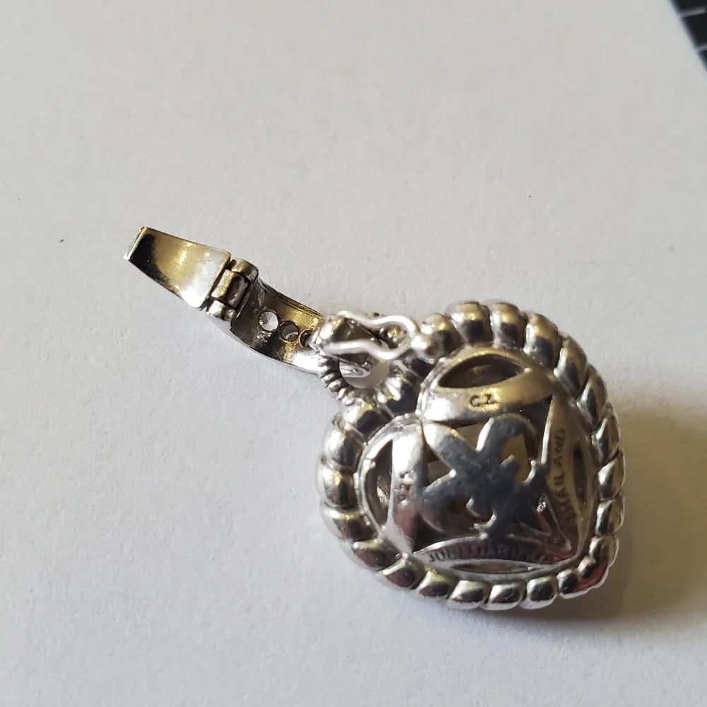 Judith Ripka Silver Heart Pendant with Champagne Stone - Picture 4 of 6